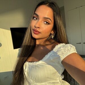 Meet your Posher, Diya